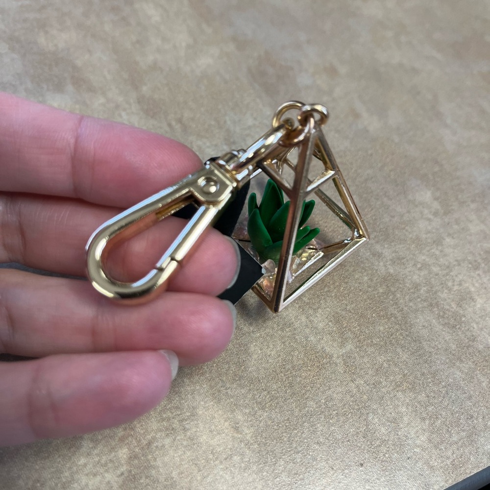 Kedzie Terrarium Charm Keychain with Green Succulent Accent NWT - Picture 4 of 4